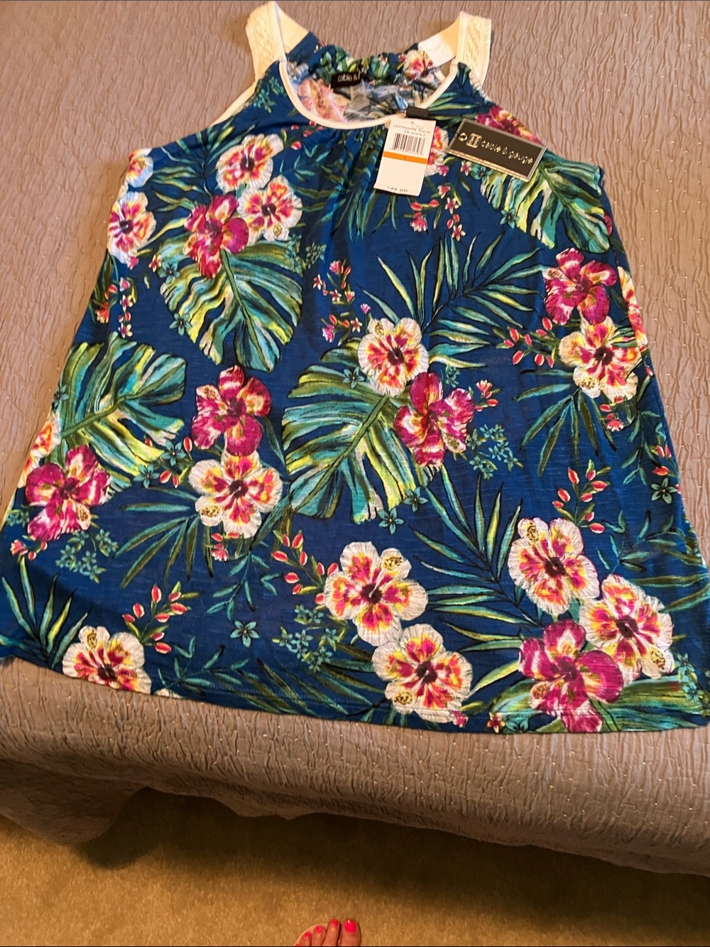 CABLE & GAUGE. Blue Tropical Women’s Sleeveless Top. Size S. SUMMER VIBES! NWT